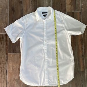 Banana Republic White shortsleeved button down Medium